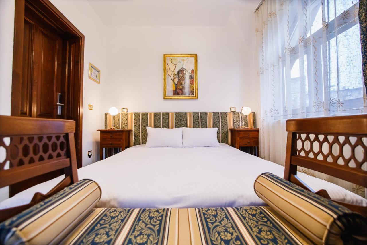 Casa 3 Guesthouse Oradea Exteriör bild