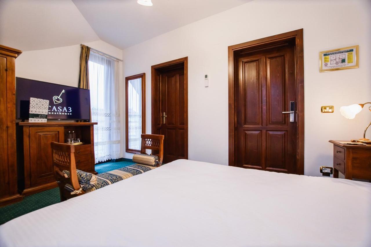 Casa 3 Guesthouse Oradea Exteriör bild