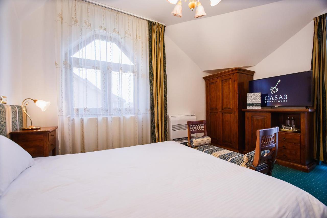 Casa 3 Guesthouse Oradea Exteriör bild