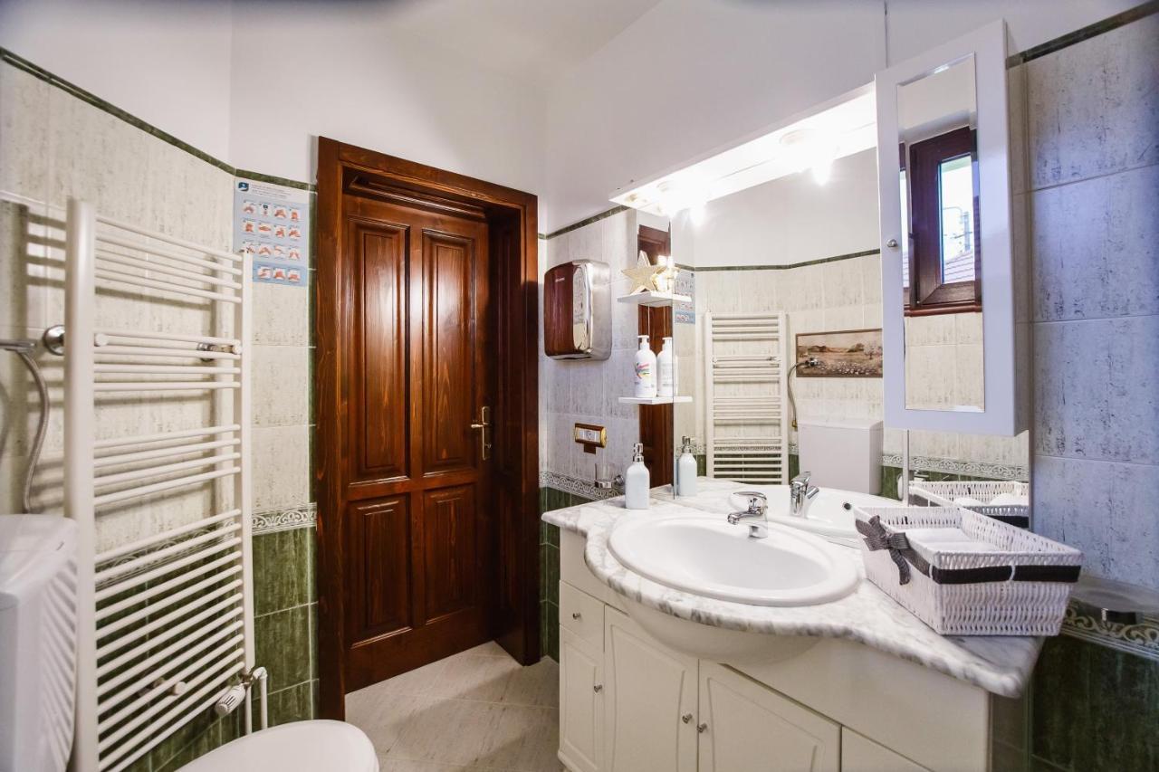 Casa 3 Guesthouse Oradea Exteriör bild