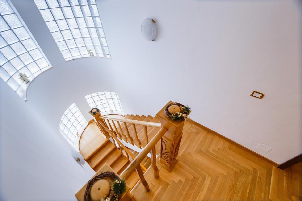 Casa 3 Guesthouse Oradea Exteriör bild